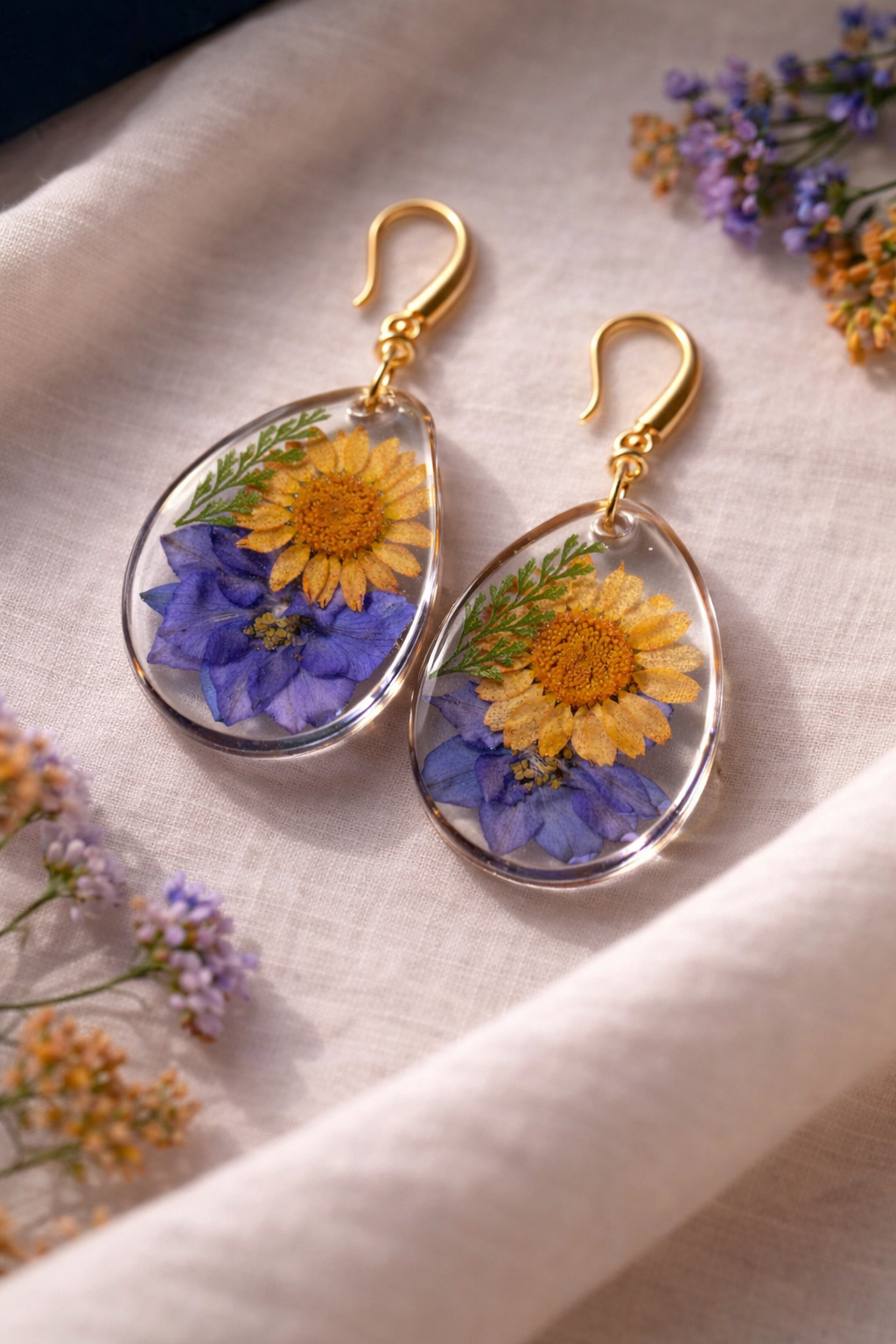 Boucles Harmonie Solaire : Pied d’alouette élevé & Chrysanthème couronné
