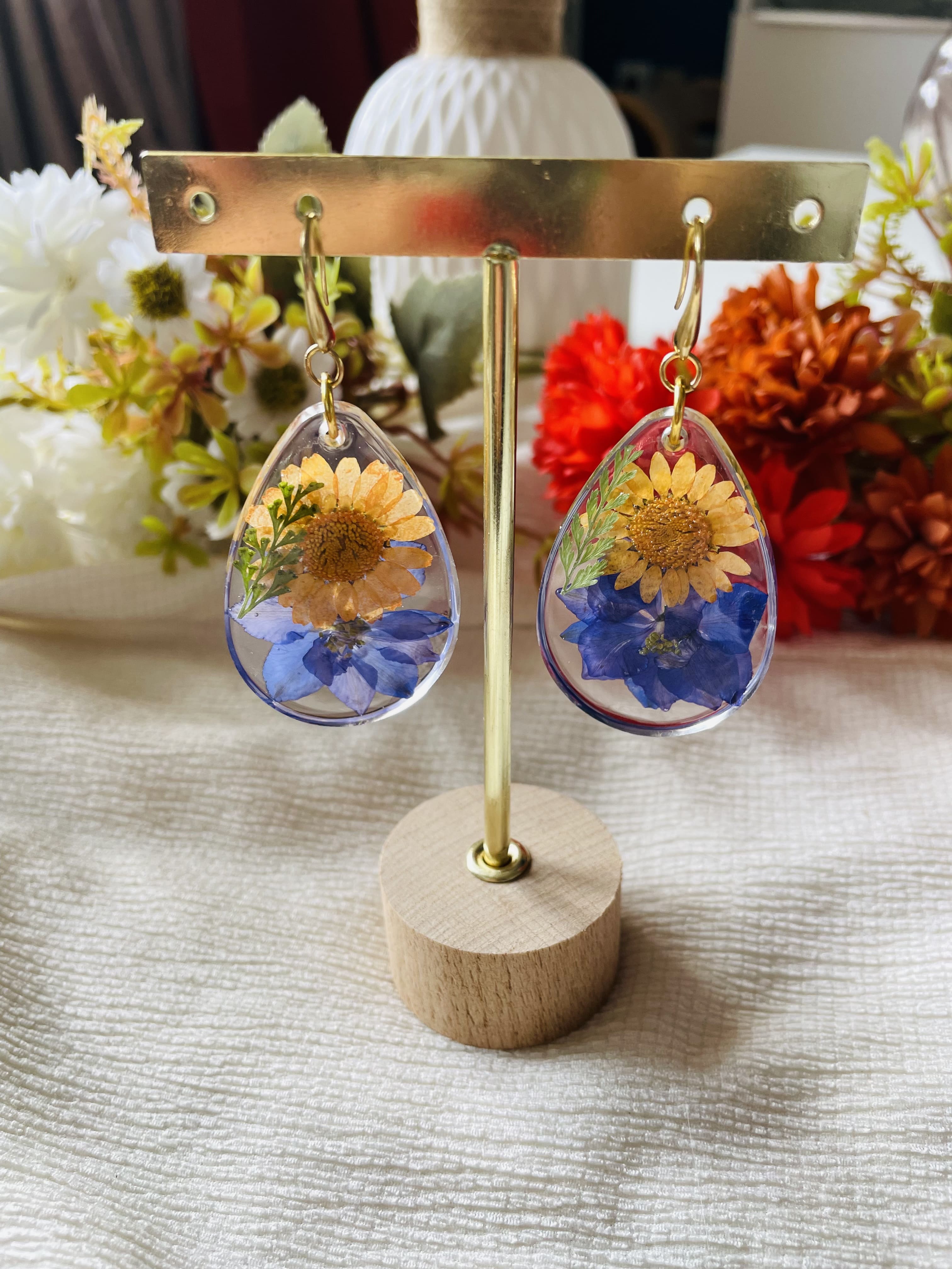 Boucles Harmonie Solaire : Pied d’alouette élevé & Chrysanthème couronné
